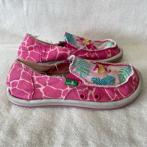 Sanuk Little Girls Yoga Mat Pink Safari Slip on Shoes Size 1 - Picture 1 of 8